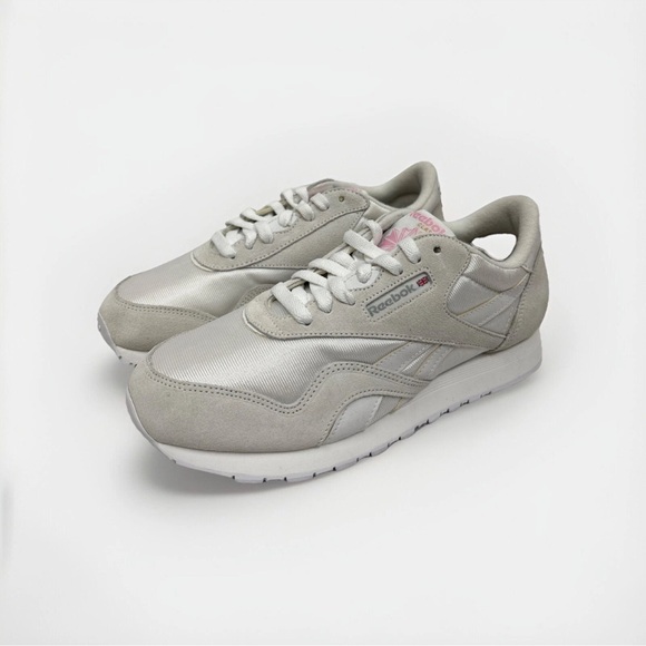 Reebok Shoes - Reebok Women's Classic White Sneakers Size 9